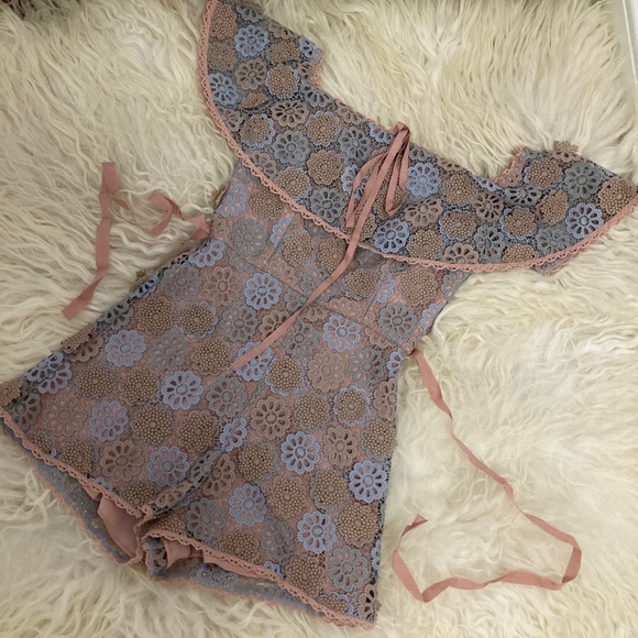 ALEXIS Lace Pattern Square Neckline Romper - Picture 3 of 16